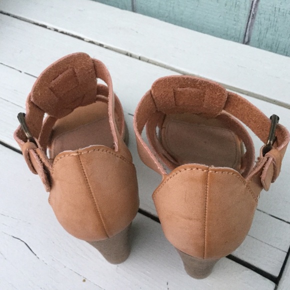 Apt 9 Leather Heels Sandals - Picture 5 of 6